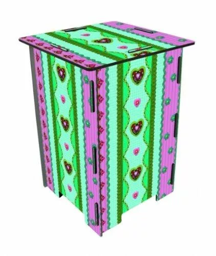 cooler Hocker / Beistelltisch