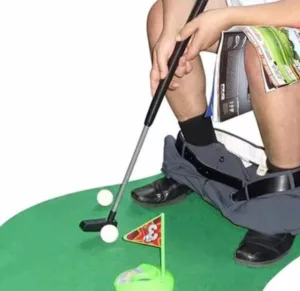 Das ultimative Golfset für die Toilette