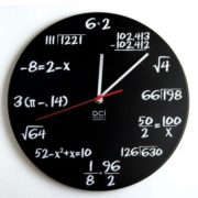 Mathe Uhr im Tafeldesign