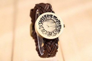 Retro Damen Armbanduhr aus Leder mit Hintergrund