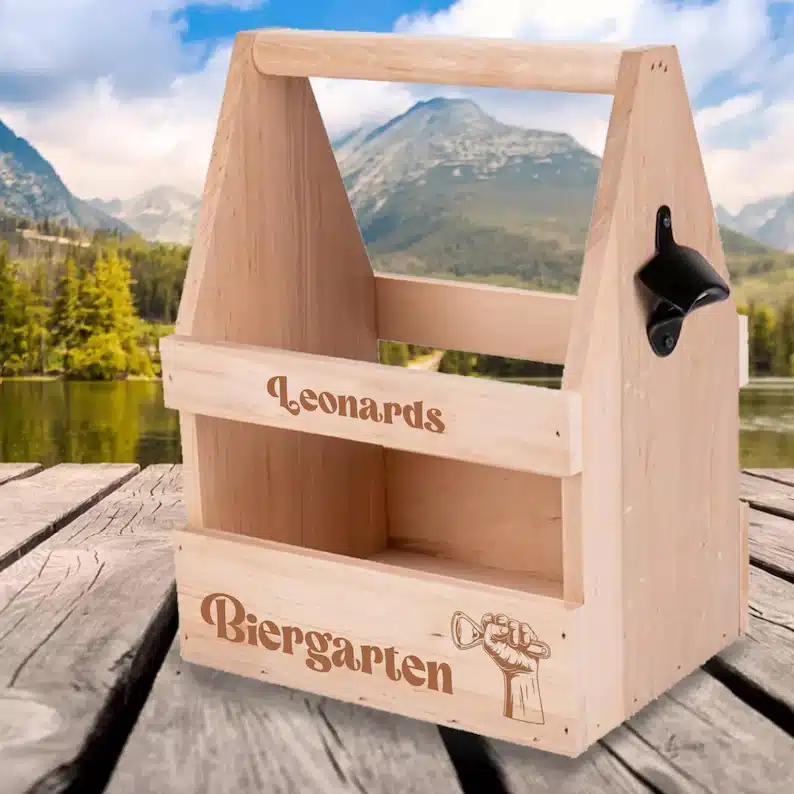 Bierträger aus Holz mit Gravur