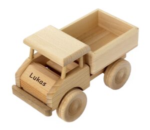 Holzauto mit Gravur