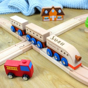 Autoreisezug aus Holz Eisenbahn Zug Lokomotive Kinderzug Spielzeug für Kinder 