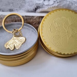 Anhänger mit vergoldetem Ginkgoblatt