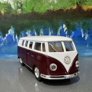 Originalgetreues Spielzeugauto mit Personalisierung