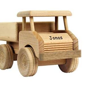 Spielzeuglastwagen aus Holz
