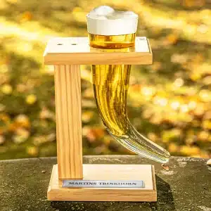 Trinkhorn aus Glas mit Personalisierungsmöglichkeit